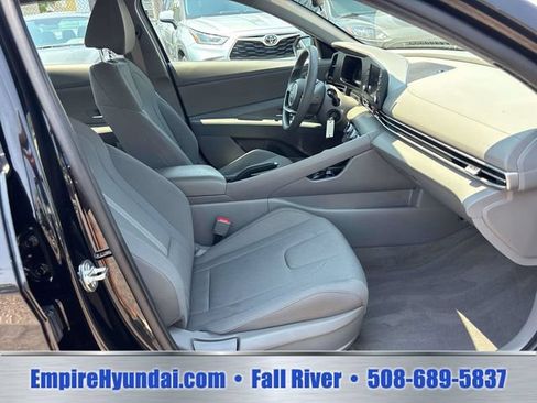 Certified 2024 Hyundai Elantra SE FWD image 15