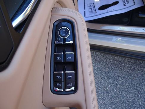 Used 2023 Porsche Macan S AWD/4WD image 12