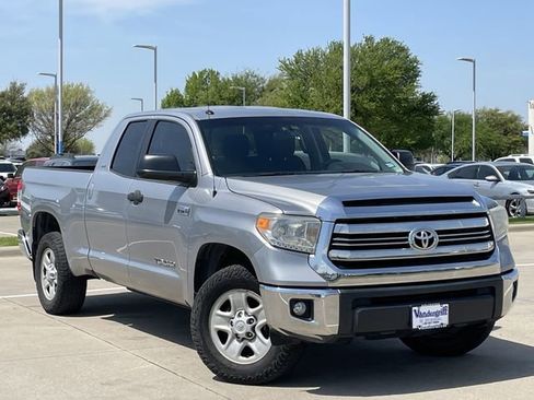Used 2016 Toyota Tundra SR5 w/ SR5 Upgrade Package image 2