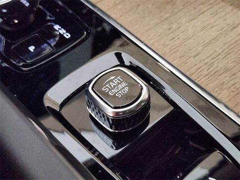 New 2026 Volvo XC60 B5 Core image 21