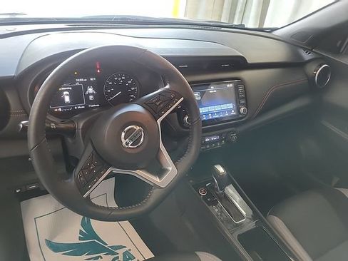Used 2021 Nissan Kicks SR w/ SR Premium Package FWD image 7