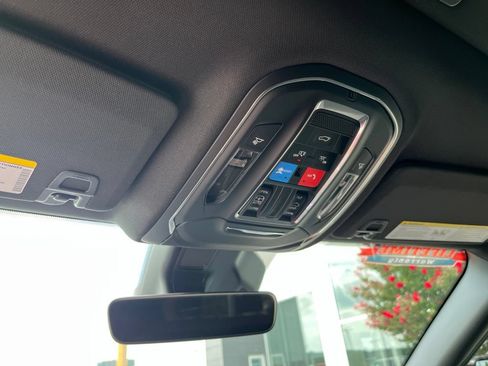 Used 2025 Jeep Grand Cherokee L Altitude AWD/4WD image 9