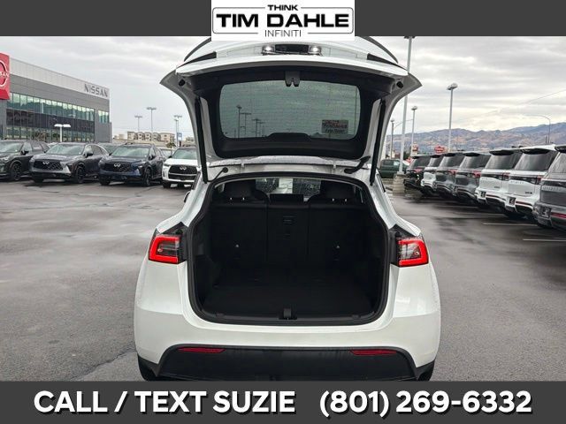 Used 2024 Tesla Model Y Long Range AWD/4WD image 8