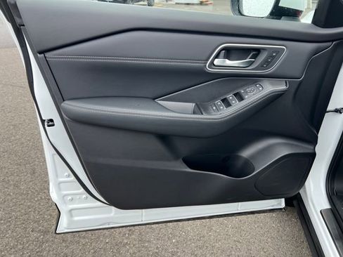 New 2026 Nissan Rogue Platinum w/ Platinum Premium Package image 10