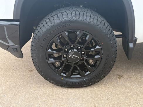 Certified 2025 Chevrolet Silverado 2500 LT w/ Trail Boss Package AWD/4WD image 4