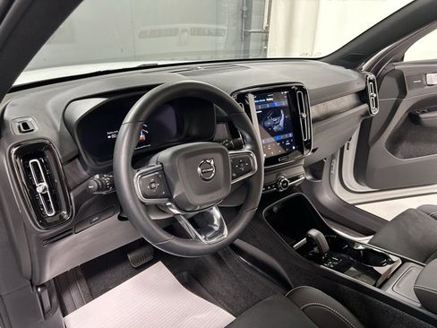 Certified 2024 Volvo XC40 Recharge Ultimate w/ Protection Package Premier image 15