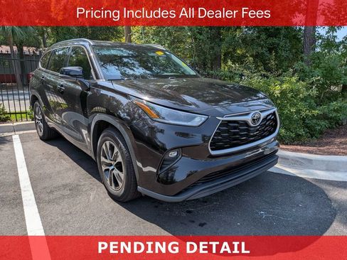 Used 2026 Toyota Highlander Limited AWD/4WD image 1