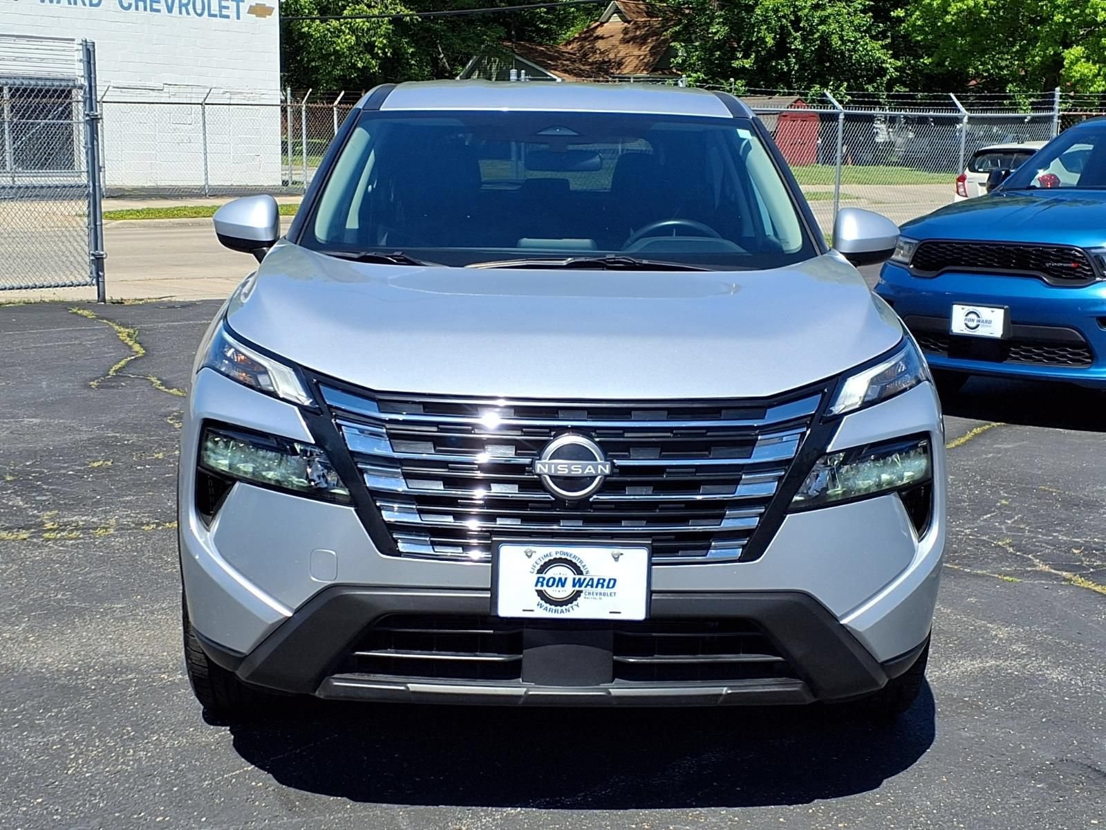 Used 2025 Nissan Rogue SV AWD/4WD image 13