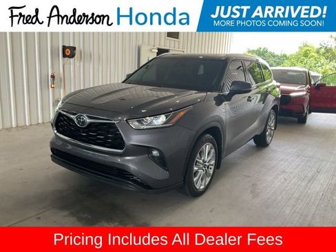 Used 2022 Toyota Highlander Limited AWD/4WD image 1
