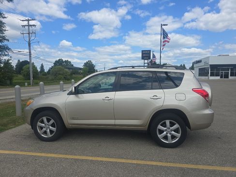 Used 2006 Toyota RAV4 Limited AWD/4WD image 5