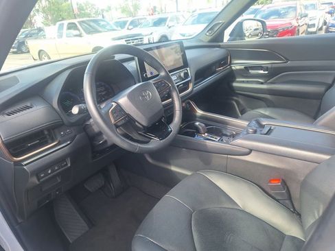 Used 2025 Toyota Grand Highlander AWD Hybrid image 9