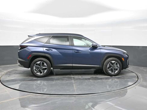 Certified 2025 Hyundai Tucson SEL image 9