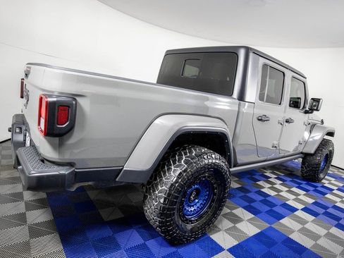 Used 2023 Jeep Gladiator Sport S image 5