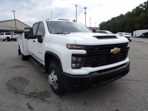 Used 2024 Chevrolet Silverado 3500 W/T w/ Snow Plow Prep Package AWD/4WD image 11
