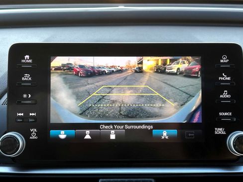 Used 2018 Honda Accord Touring image 18