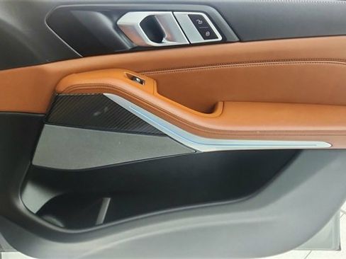 Used 2024 BMW X5 M60i image 24