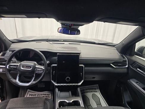 Used 2025 GMC Acadia Elevation image 4