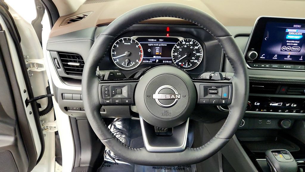 Used 2023 Nissan Rogue SV w/ SV Premium B Package FWD image 14
