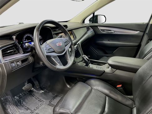 Used 2017 Cadillac XT5 Luxury image 9