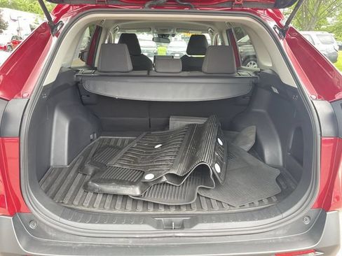 Used 2020 Toyota RAV4 LE AWD/4WD image 22