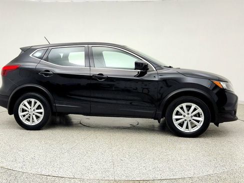 Used 2018 Nissan Rogue Sport S w/ S Appearance Package AWD/4WD image 4