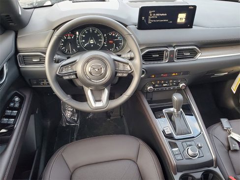 New 2025 MAZDA CX-5 Signature image 17