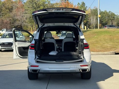 Used 2023 BMW X7 xDrive40i image 16