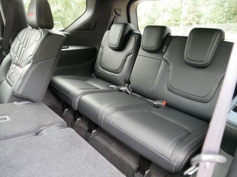 Certified 2025 Nissan Armada PRO-4X AWD/4WD image 38