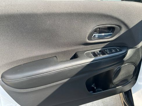 Used 2021 Honda HR-V Sport image 10