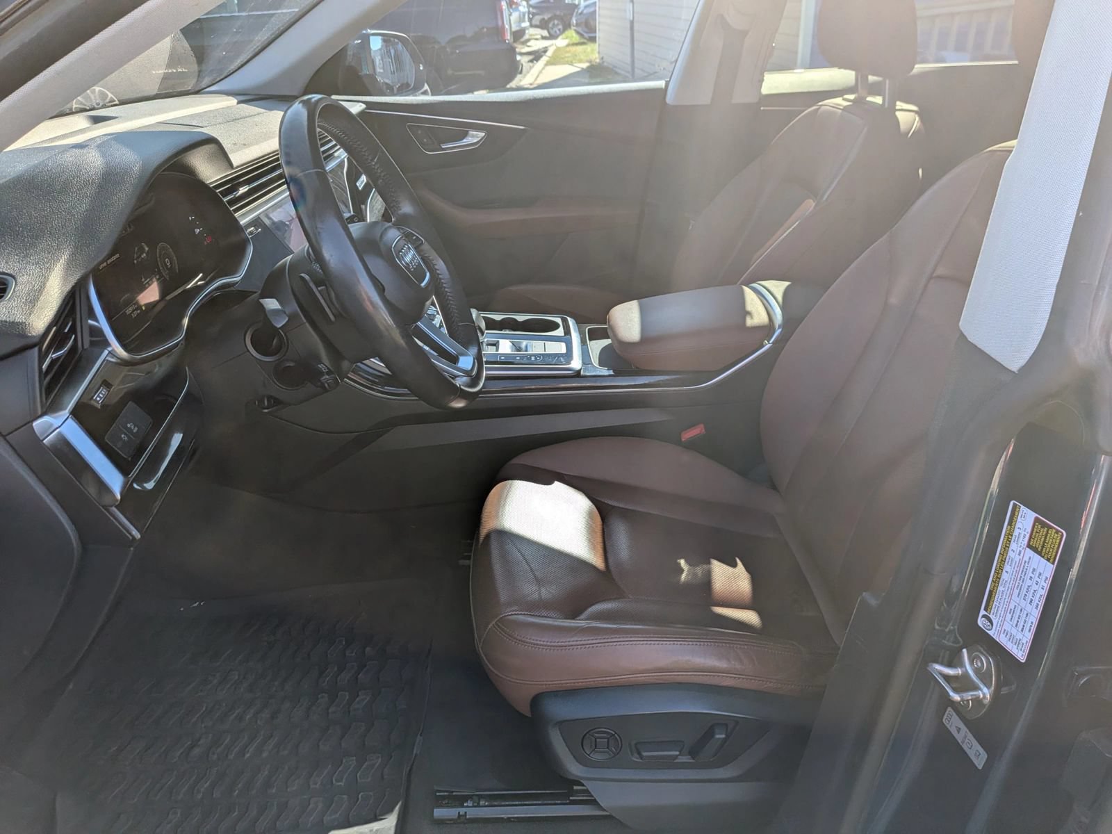 Used 2019 Audi Q8 Premium Plus w/ Premium Plus AWD/4WD image 29