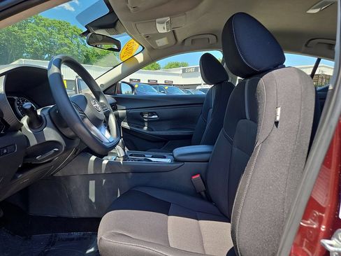 Used 2025 Nissan Sentra SV FWD image 16