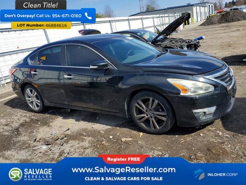 Used 2013 Nissan Altima 3.5 SV image 2