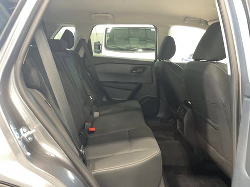 Used 2025 Nissan Rogue S AWD/4WD image 16