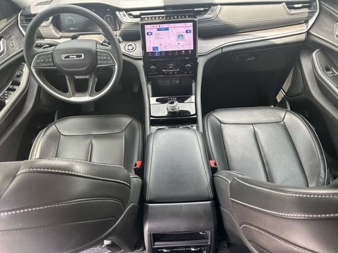 Used 2023 Jeep Grand Cherokee Limited RWD image 23