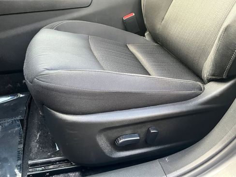 Used 2025 Nissan Altima 2.5 SV FWD image 22
