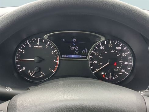 Used 2020 Nissan Pathfinder S image 15