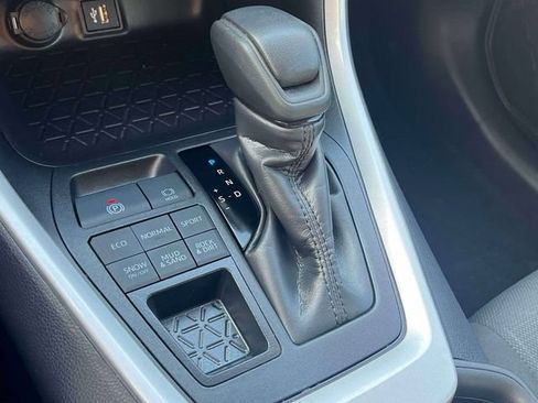 Certified 2025 Toyota RAV4 XLE AWD/4WD image 31