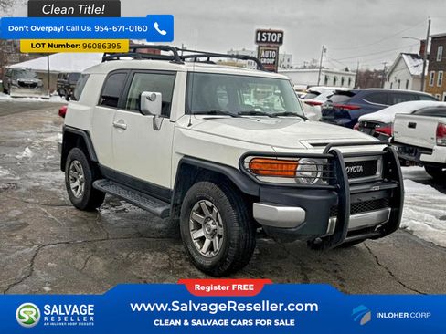 Used 2014 Toyota FJ Cruiser 4dr Sport image 5