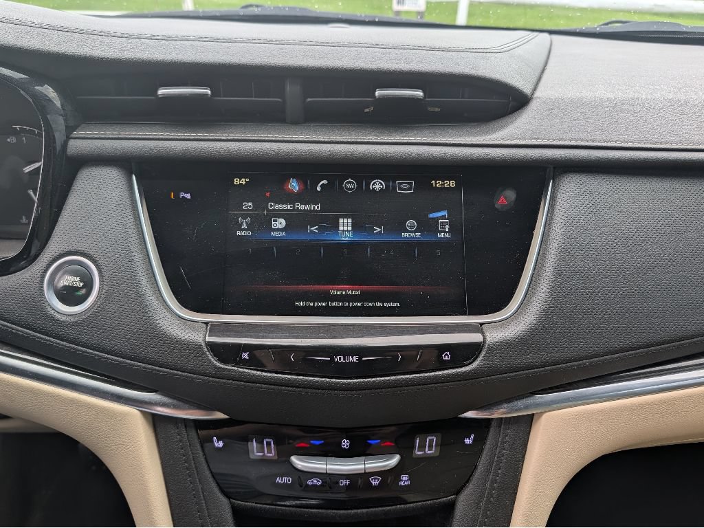 Used 2018 Cadillac XT5 AWD image 28