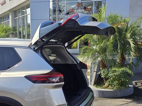 Used 2023 Nissan Rogue Platinum w/ Platinum Premium Package image 8