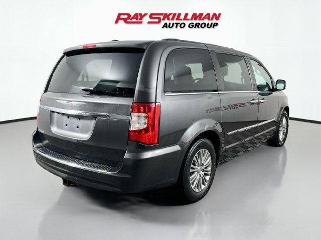 Used 2015 Chrysler Town & Country Touring-L w/ Driver Convenience Group FWD image 7