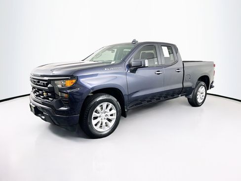 Used 2023 Chevrolet Silverado 1500 Custom image 3