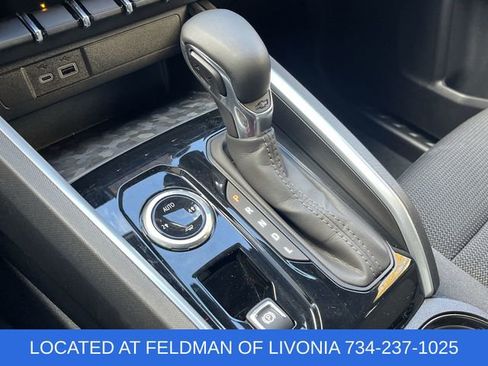 Used 2025 Chevrolet Colorado LT image 16