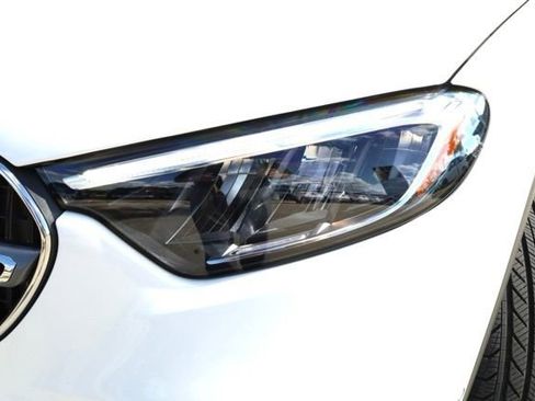 Certified 2025 Mercedes-Benz GLC 300 image 9