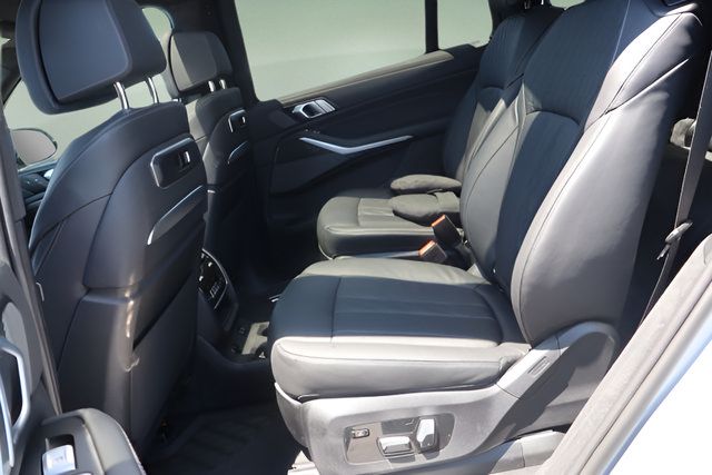 Used 2025 BMW X7 M60i w/ Executive Package AWD/4WD image 36