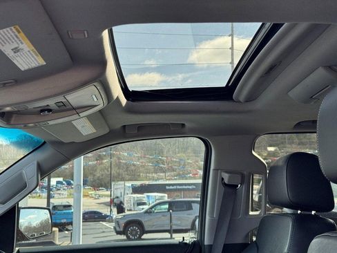 Used 2016 Chevrolet Suburban LTZ image 28