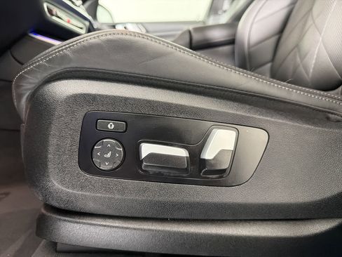 Used 2025 BMW X5 xDrive40i w/ Parking Assistance Package AWD/4WD image 12