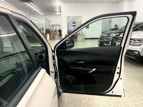 Used 2022 Nissan Kicks SV image 29