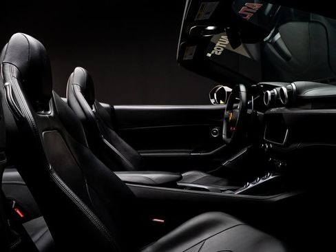Used 2019 Ferrari Portofino RWD image 29