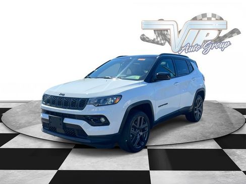 Used 2026 Jeep Compass Limited w/ Sun, Sound & Navigation Group AWD/4WD image 2